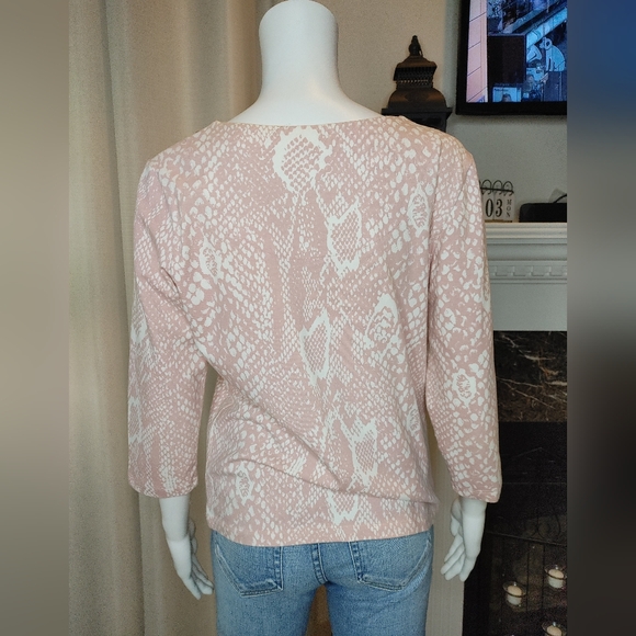 Ruby Rd. Womens Pink/White Knit Snake Print Embellished Top S - Picture 4 of 6